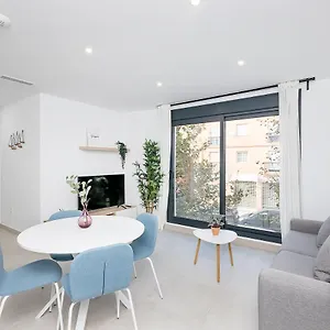 Bhost - Waikiki , Tarifa Spain